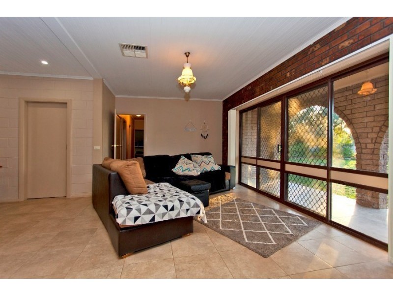 162 Hoddle Street, Howlong NSW 2643