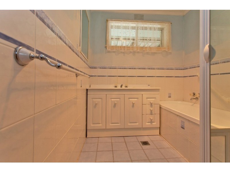 350 Dick Road, Lavington NSW 2641