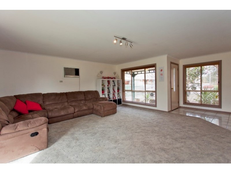 2/472 Heriot Street, Lavington NSW 2641