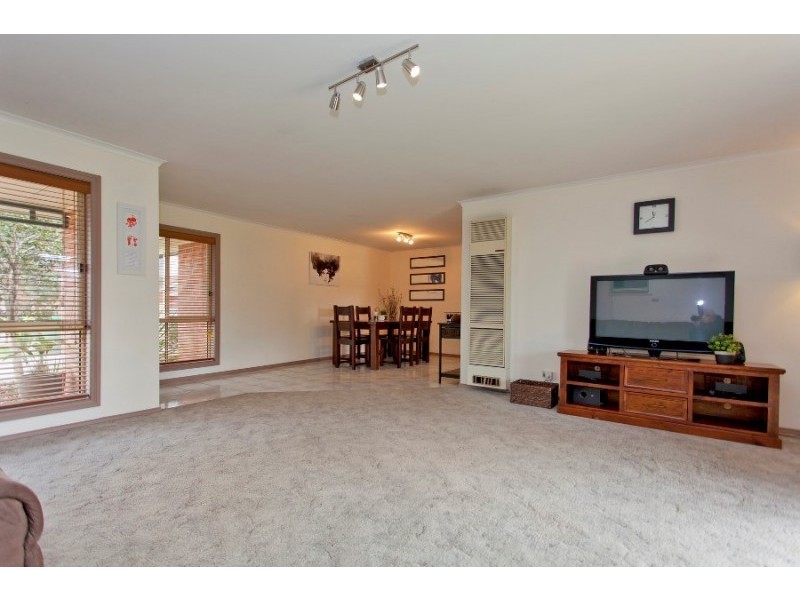 2/472 Heriot Street, Lavington NSW 2641