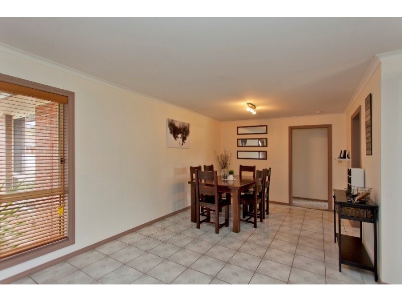 2/472 Heriot Street, Lavington NSW 2641