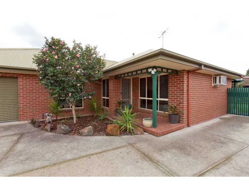 2/472 Heriot Street, Lavington NSW 2641