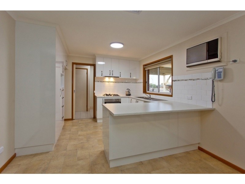 2/425 Tumgarra Place, Lavington NSW 2641