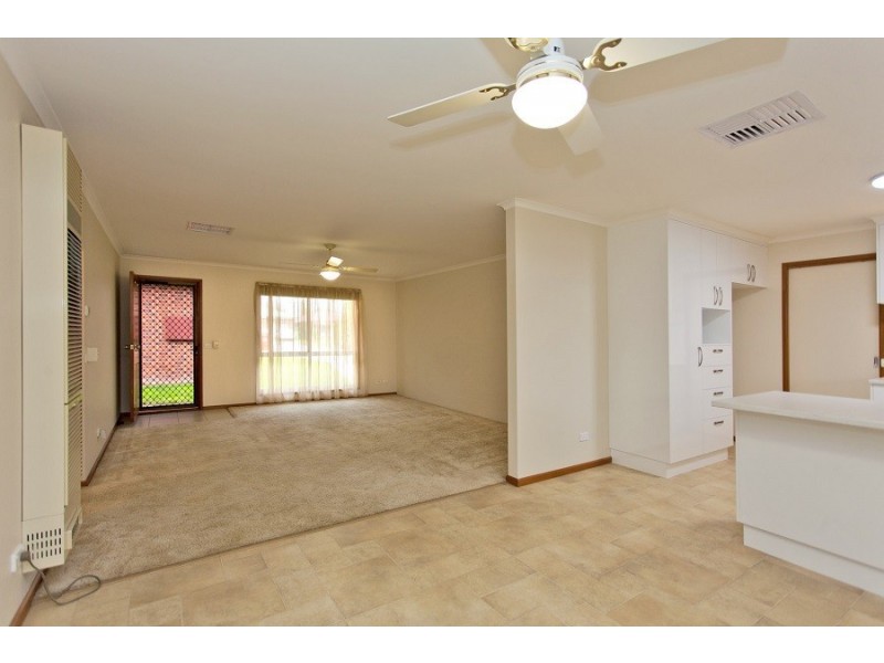 2/425 Tumgarra Place, Lavington NSW 2641