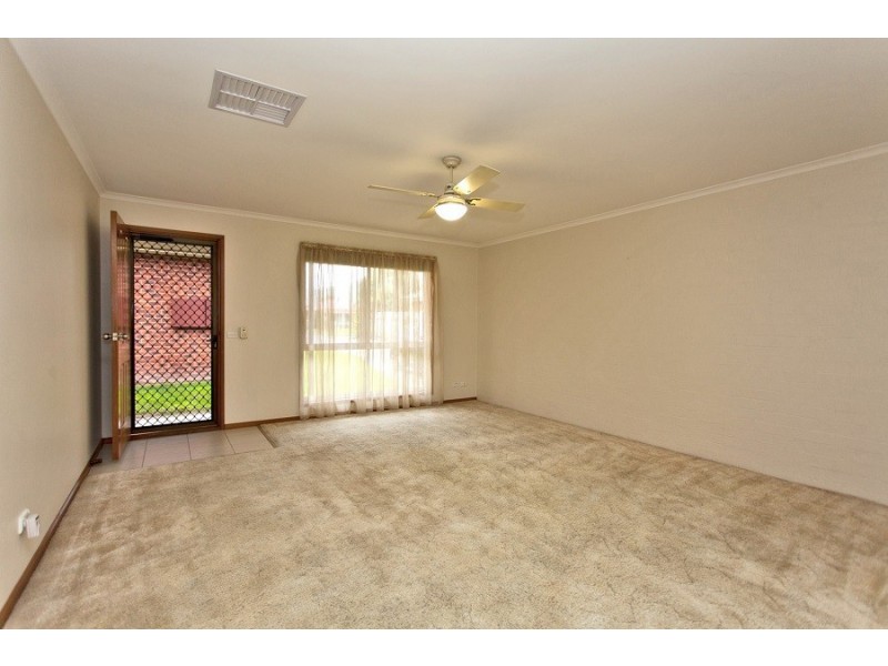 2/425 Tumgarra Place, Lavington NSW 2641