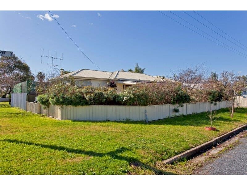1004 Barooga Street, North Albury NSW 2640