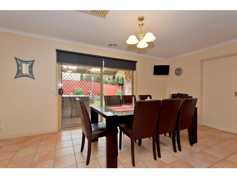 38 Meyer Place, Thurgoona NSW 2640