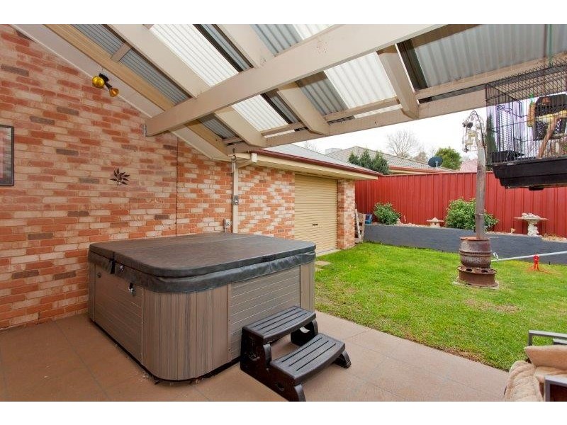 38 Meyer Place, Thurgoona NSW 2640