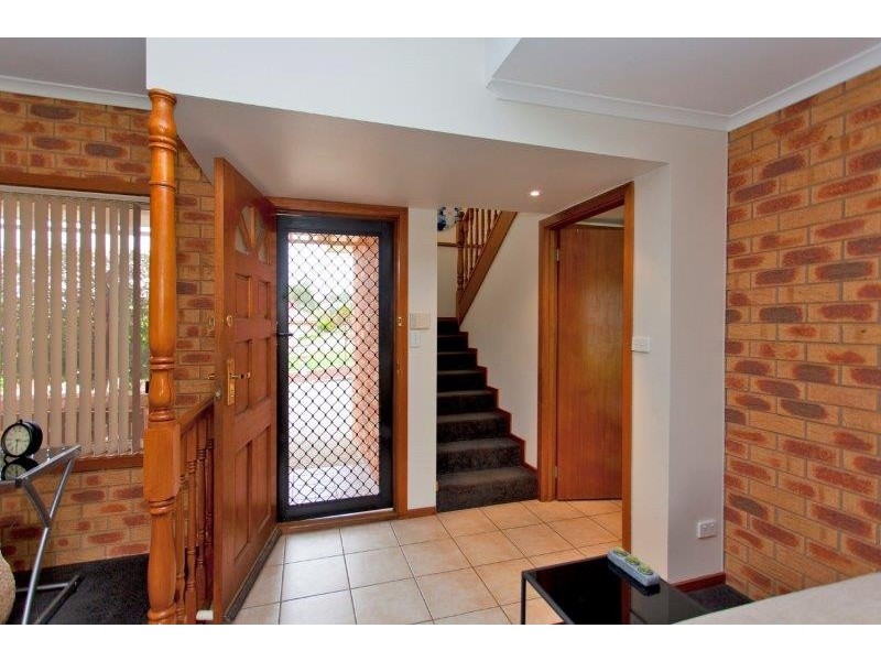 1/6 Southernview Drive, West Albury NSW 2640