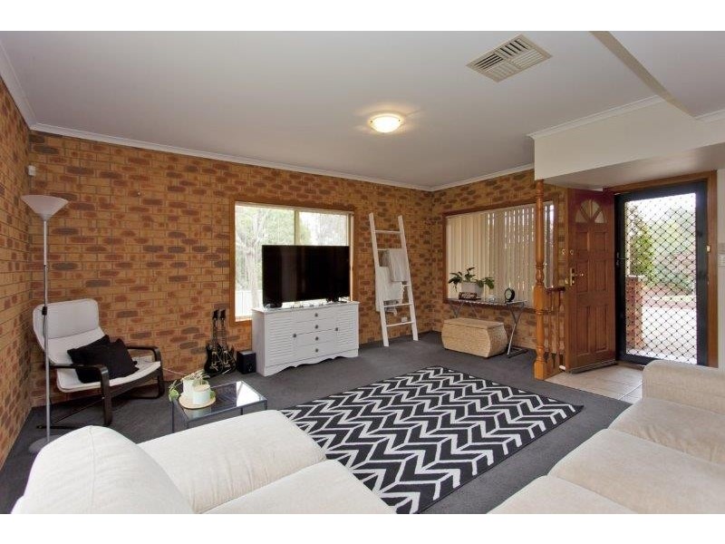 1/6 Southernview Drive, West Albury NSW 2640