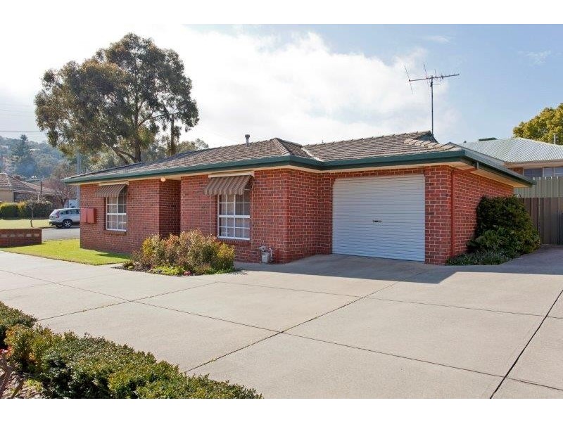 1/853 Emerson Street, West Albury NSW 2640