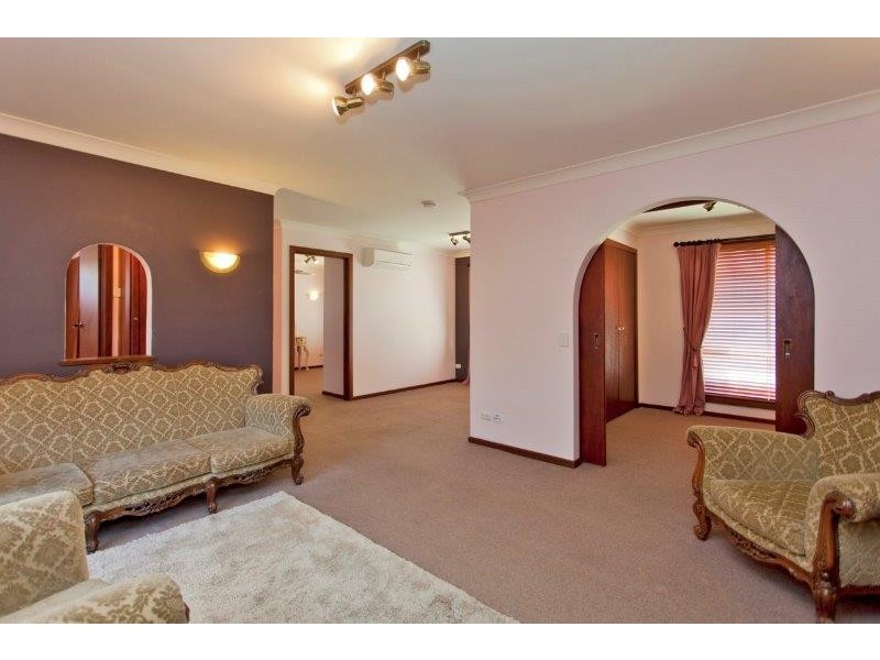 4/421 Bevan Street, Lavington NSW 2641