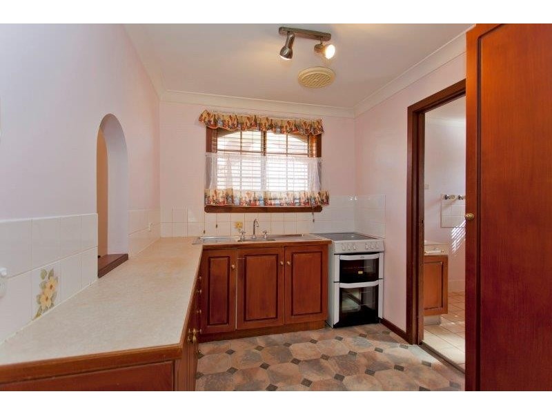 4/421 Bevan Street, Lavington NSW 2641