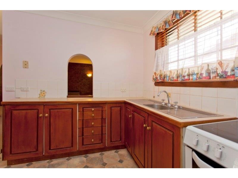 4/421 Bevan Street, Lavington NSW 2641