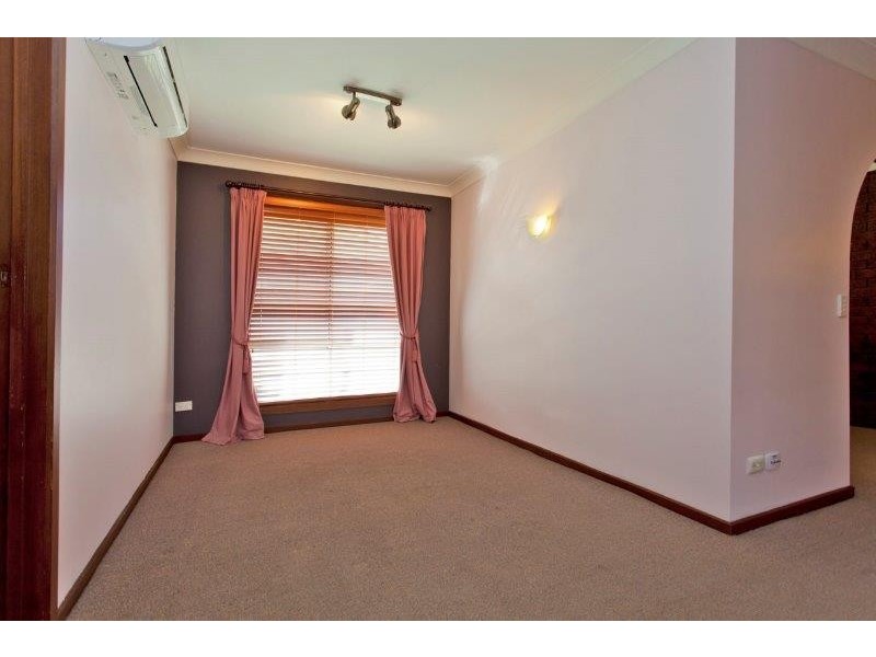 4/421 Bevan Street, Lavington NSW 2641