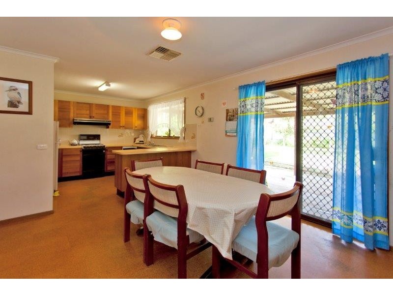 869 Padman Drive, West Albury NSW 2640