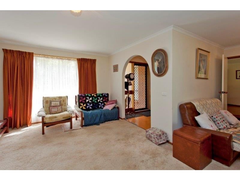 869 Padman Drive, West Albury NSW 2640