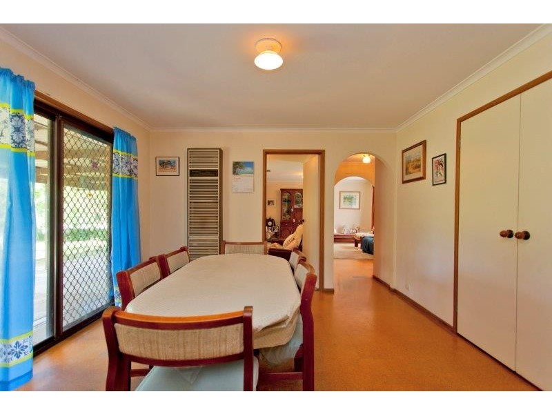 869 Padman Drive, West Albury NSW 2640