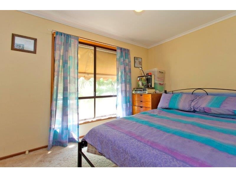 869 Padman Drive, West Albury NSW 2640