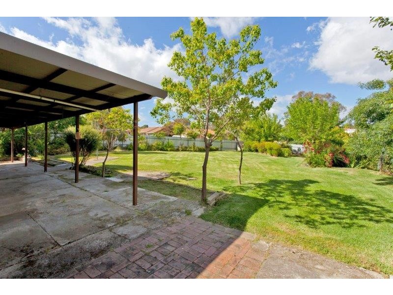869 Padman Drive, West Albury NSW 2640