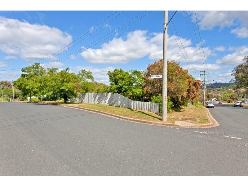 869 Padman Drive, West Albury NSW 2640