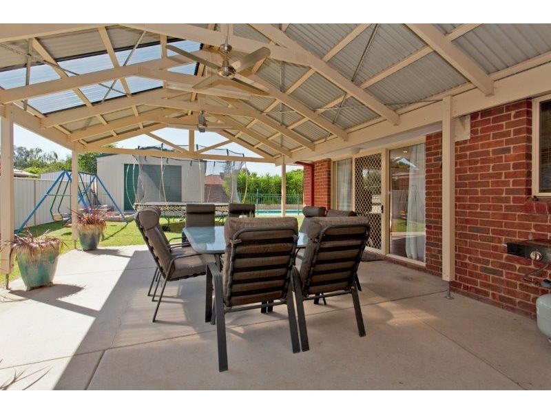 32 Daysdale Way, Thurgoona NSW 2640