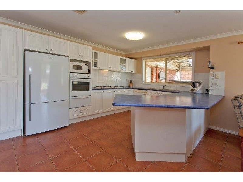 32 Daysdale Way, Thurgoona NSW 2640