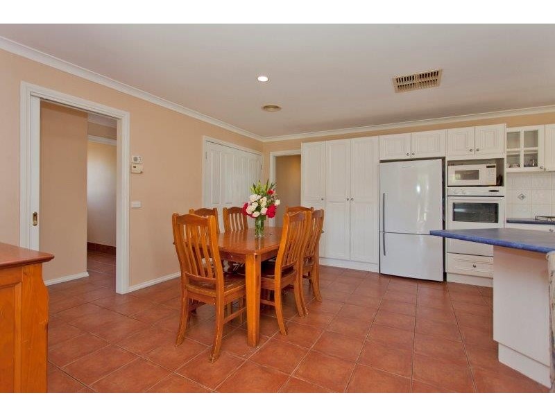 32 Daysdale Way, Thurgoona NSW 2640