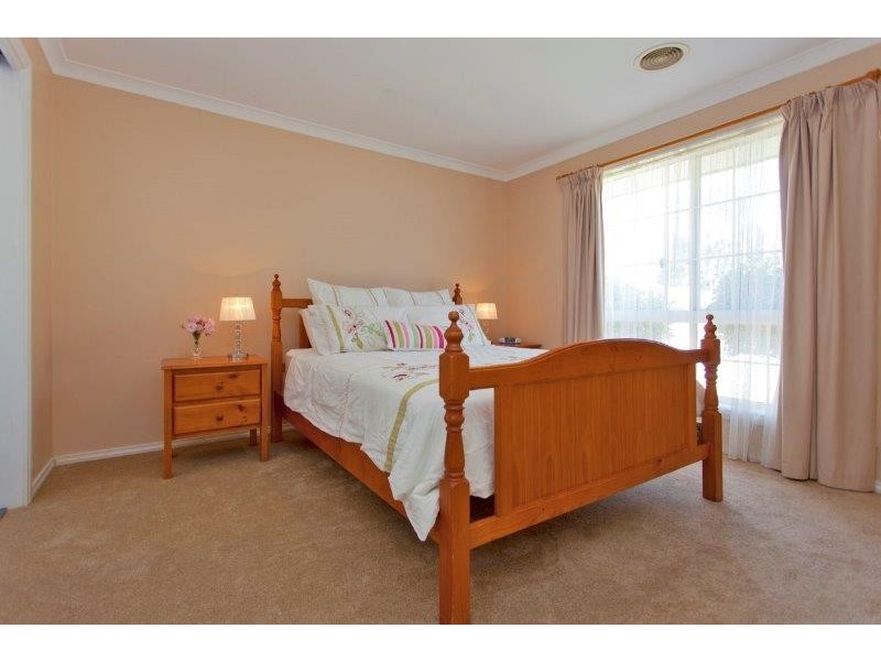 32 Daysdale Way, Thurgoona NSW 2640