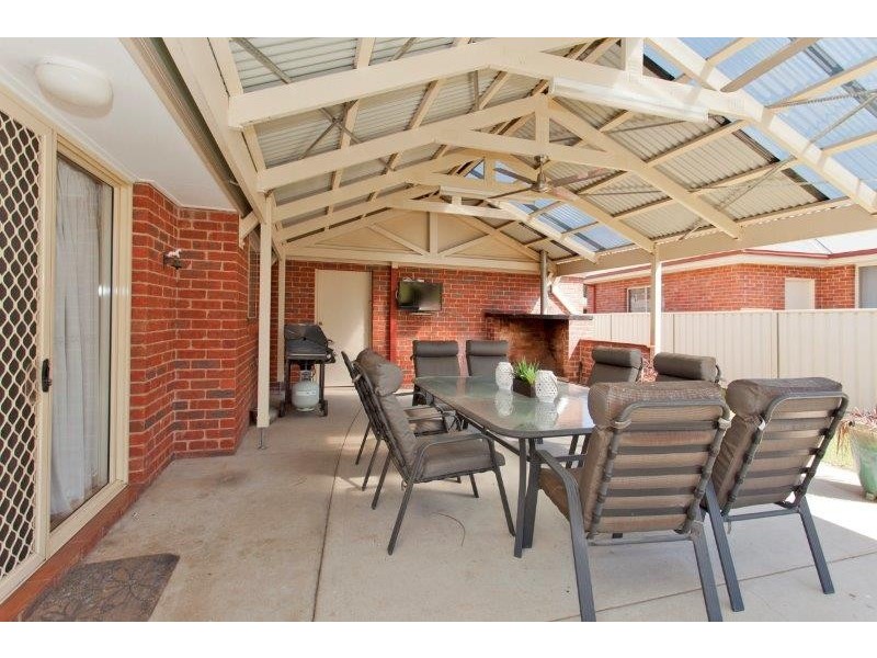 32 Daysdale Way, Thurgoona NSW 2640