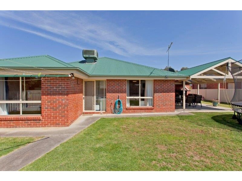 32 Daysdale Way, Thurgoona NSW 2640