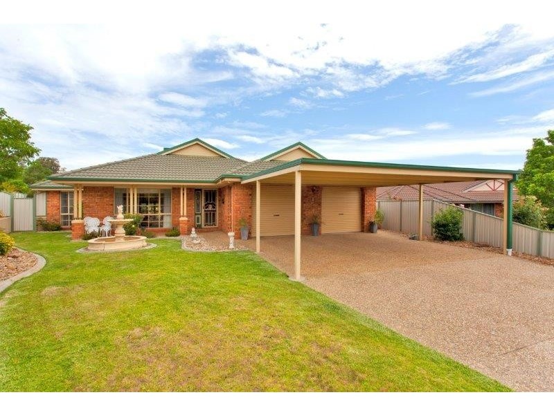 28 Keatinge Court, Lavington NSW 2641