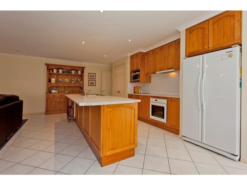 28 Keatinge Court, Lavington NSW 2641