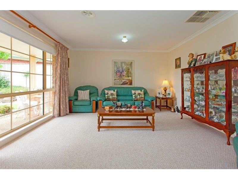 28 Keatinge Court, Lavington NSW 2641