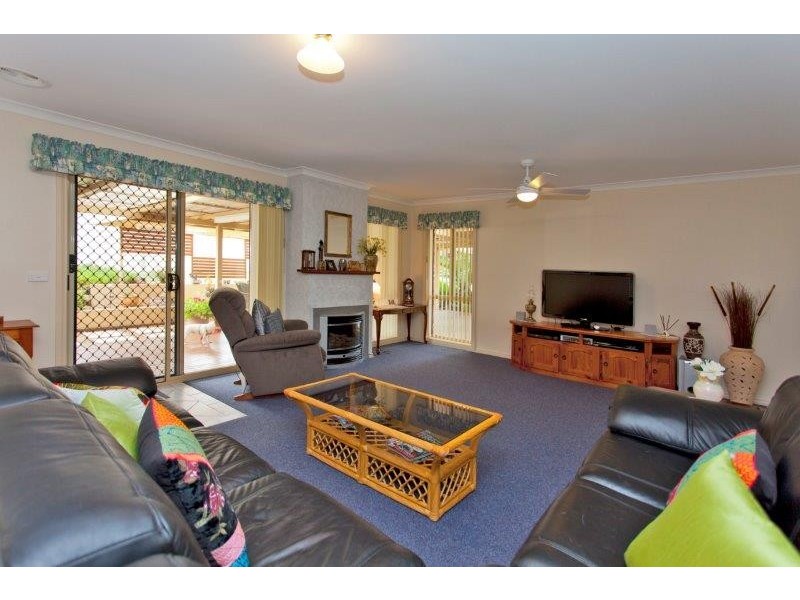 28 Keatinge Court, Lavington NSW 2641