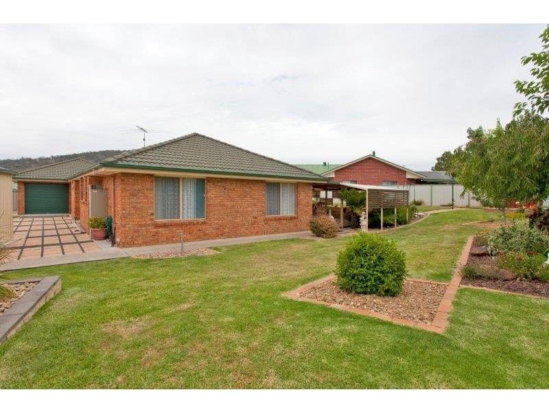 28 Keatinge Court, Lavington NSW 2641