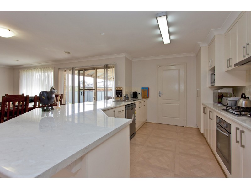 20 Squirrel Glider Drive, Thurgoona NSW 2640