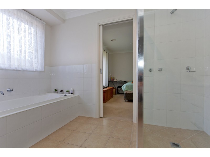 20 Squirrel Glider Drive, Thurgoona NSW 2640