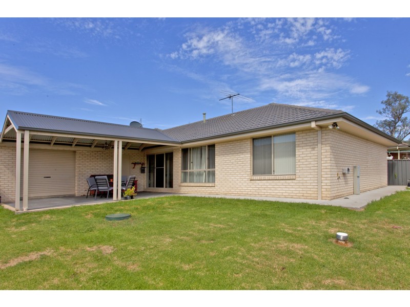 20 Squirrel Glider Drive, Thurgoona NSW 2640