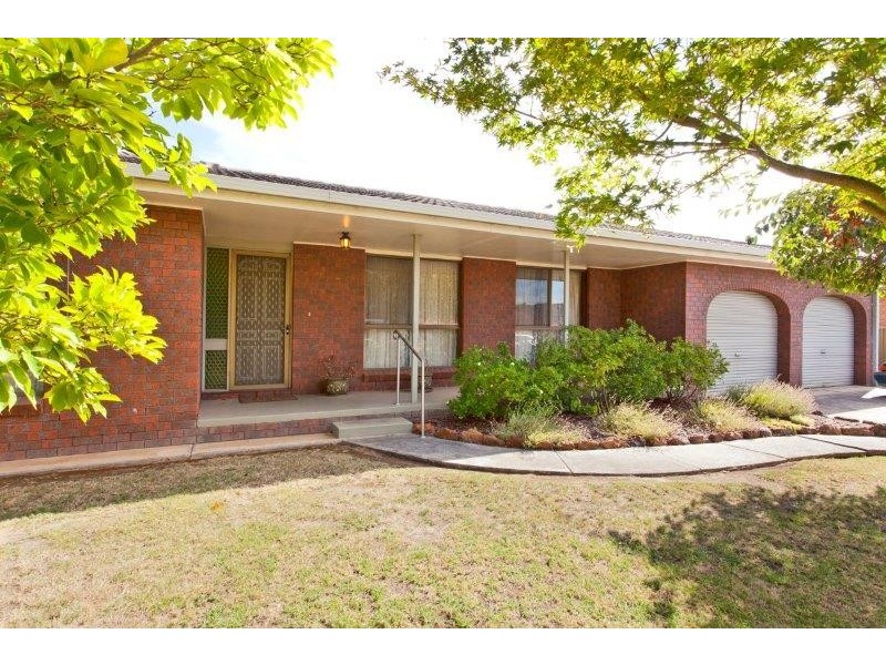 442 Schaefer Street, Lavington NSW 2641