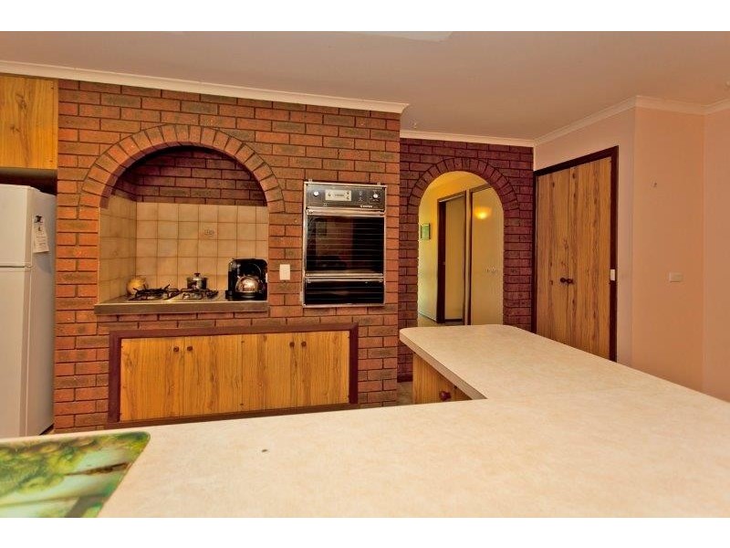 442 Schaefer Street, Lavington NSW 2641