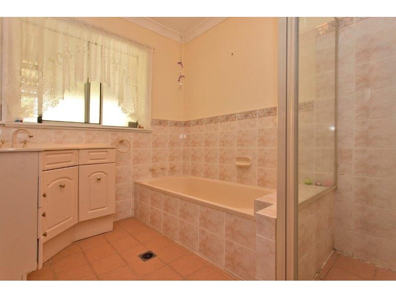 562 Regina Avenue, North Albury NSW 2640