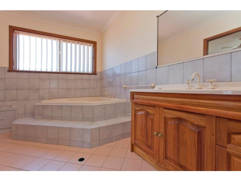 1439 Burrows Road, Hamilton Valley NSW 2641