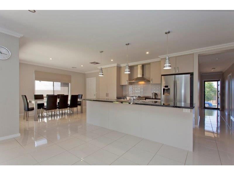 39 Lawson Circuit, Lavington NSW 2641