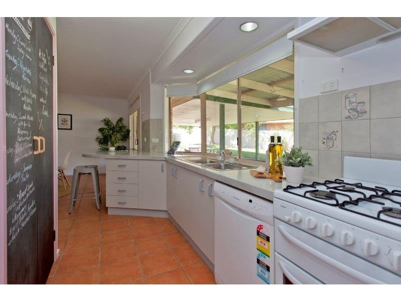 1 Tallowwood Street, Thurgoona NSW 2640