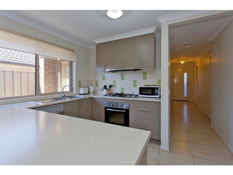 16 Stringybark Court, Thurgoona NSW 2640