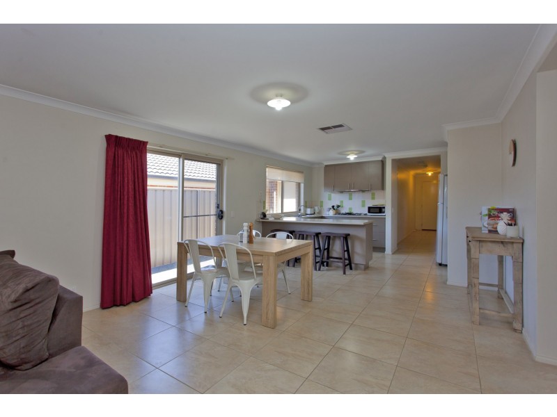 16 Stringybark Court, Thurgoona NSW 2640