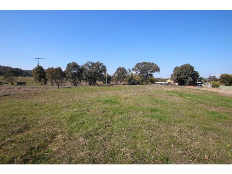 6 & 8 Macarthur Street, Lavington NSW 2641