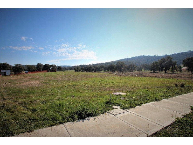 605 Chant Street, Lavington NSW 2641
