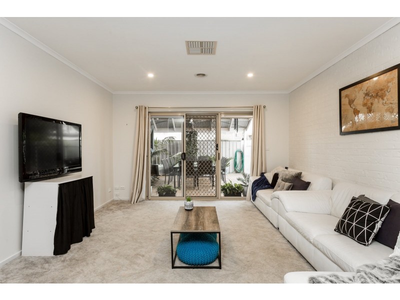 6 Titan Court, Lavington NSW 2641